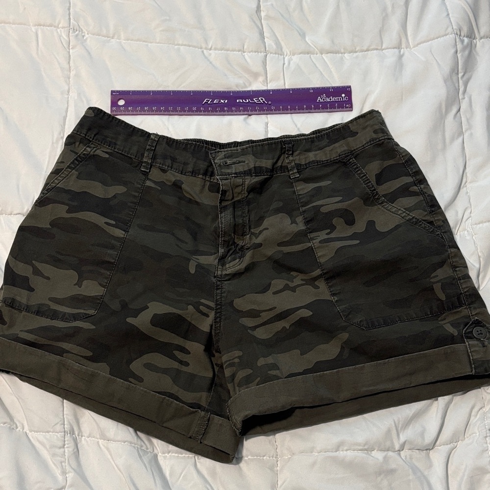 Camo Cargo Shorts in Olive/Forest Green by